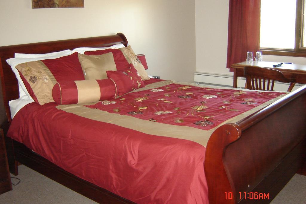 Midway Motel Radisson Ruang foto
