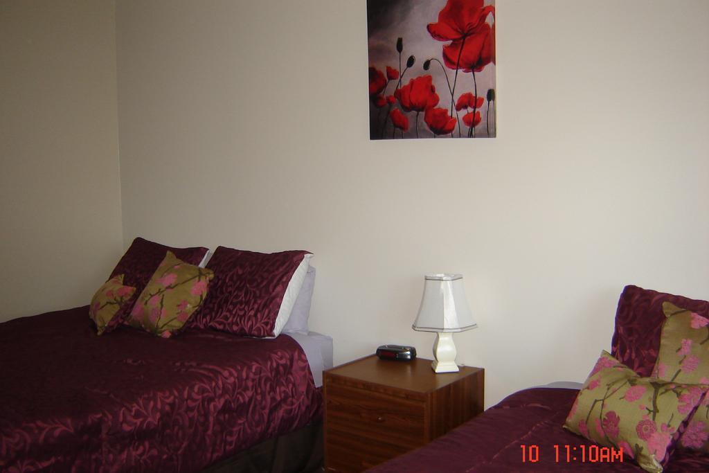 Midway Motel Radisson Ruang foto